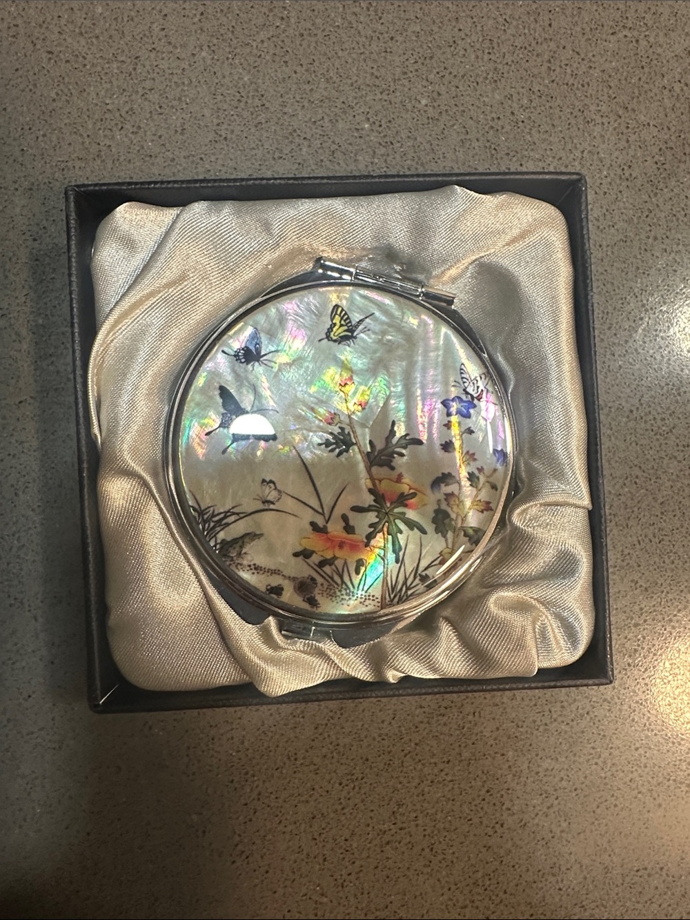 Mother-of-Pearl Floral Butterfly Compact Mirror - Iridescent